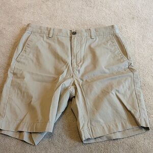 Amazon Essentials Men's Khaki Flat Front Shorts